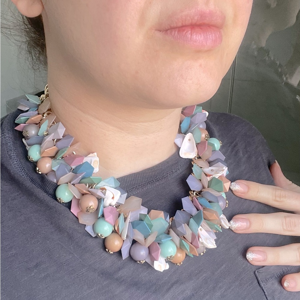 Anthropologie necklace - Picture 3 of 8